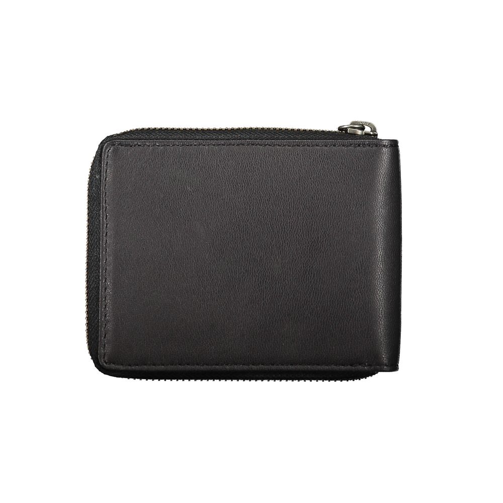 Blauer Sleek Leather Round Wallet with Card Spaces Blauer